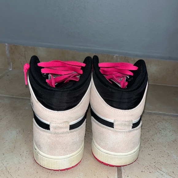 Air Jordan 1 Mid ‘Crimson Tint’ - Picture 5 of 7